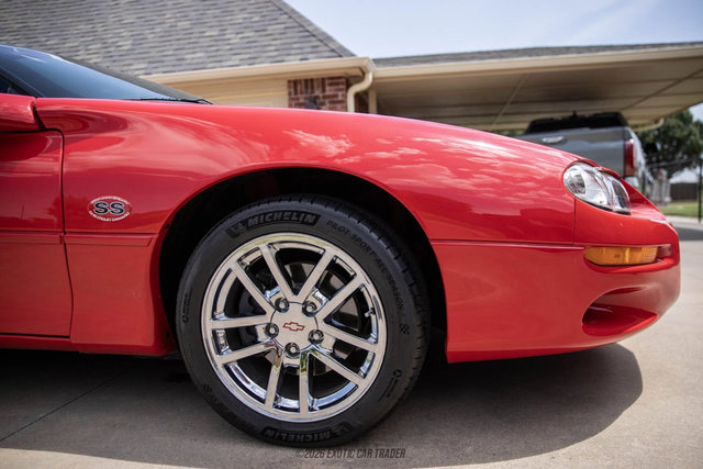 Used 2002 Chevrolet Camaro Z28 w/ SS Performance/Appearance Pkg RWD image 11