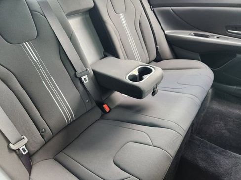 Certified 2025 Hyundai Elantra SEL FWD image 20