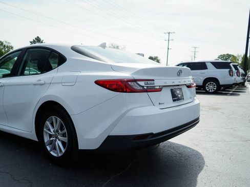 Used 2025 Toyota Camry LE FWD image 14