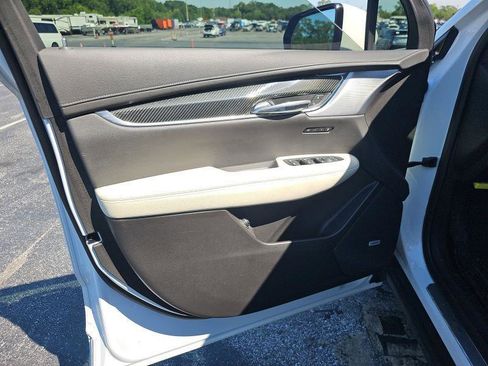 Used 2023 Cadillac XT6 Sport w/ Technology Package AWD/4WD image 10