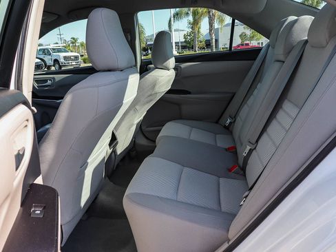 Used 2016 Toyota Camry LE FWD image 17