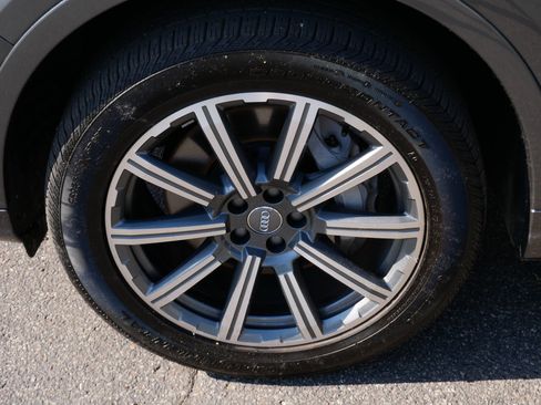 Used 2019 Audi Q7 3.0T Premium Plus w/ Premium Plus Package AWD/4WD image 17