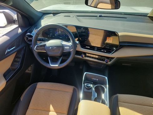 Used 2025 Chevrolet Equinox ACTIV w/ Convenience Package III image 12