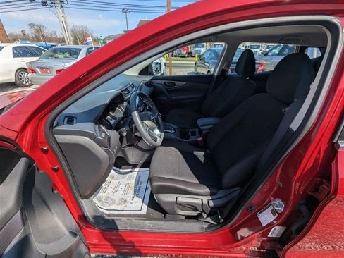 Used 2018 Nissan Rogue Sport S w/ S Appearance Package FWD image 11