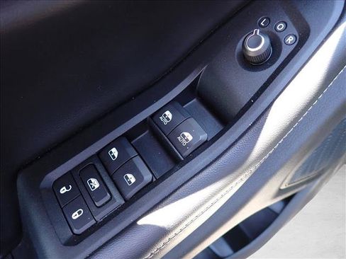 Used 2023 Jeep Grand Cherokee Limited AWD/4WD image 16