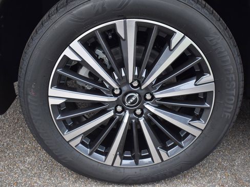 New 2026 Nissan Pathfinder Platinum image 13