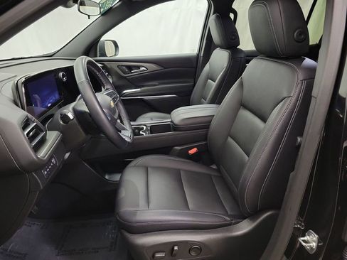 Certified 2025 Chevrolet Traverse LT image 8