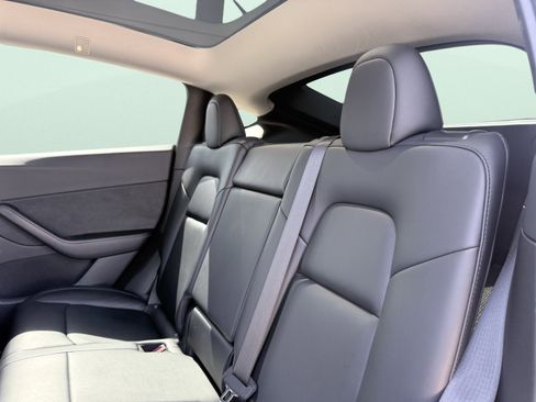 Used 2022 Tesla Model Y Performance image 30