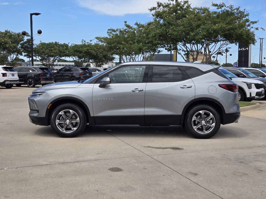Used 2023 Chevrolet Blazer LT w/ Driver Confidence Package AWD/4WD image 13