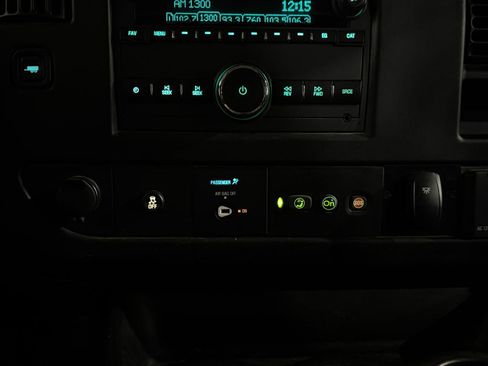 Used 2023 GMC Savana 3500 Extended w/ Power Convenience Package RWD image 13