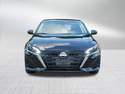 Certified 2023 Nissan Altima 2.5 SV w/ SV Premium Package AWD/4WD image 2