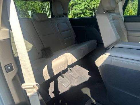 Used 2024 Lincoln Navigator Reserve AWD/4WD image 15
