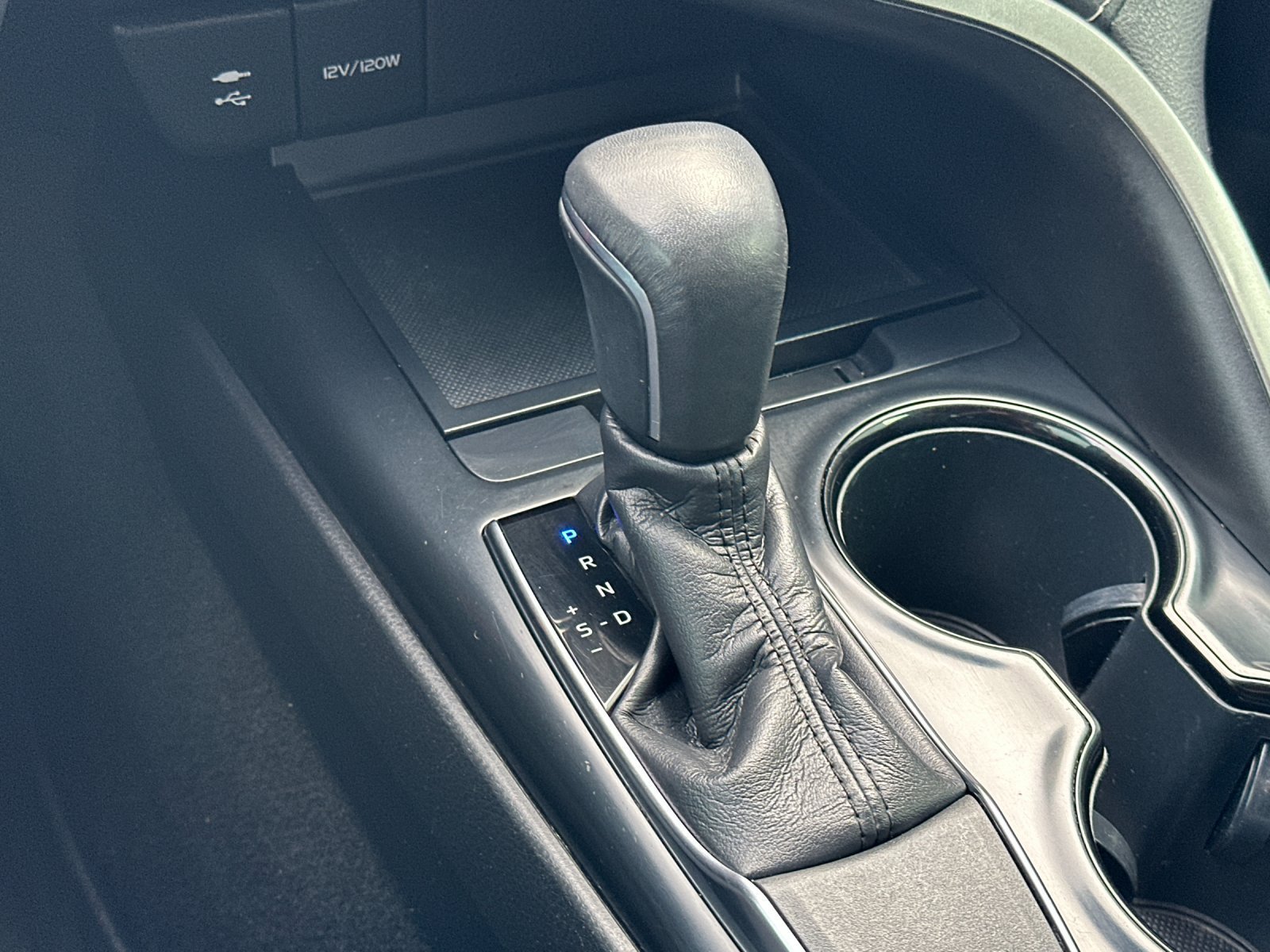 Used 2019 Toyota Camry SE FWD image 20