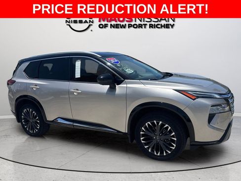 Certified 2024 Nissan Rogue Platinum FWD image 1