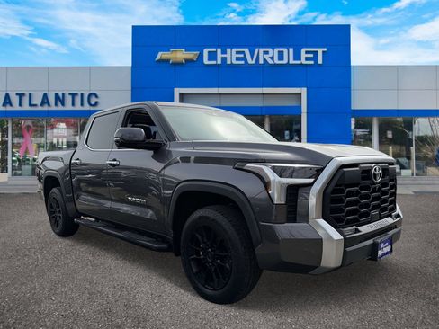 Used 2022 Toyota Tundra Limited AWD/4WD image 2