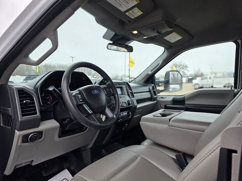 Used 2021 Ford F450 XL w/ Power Equipment Group image 19