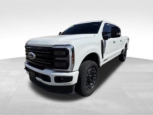 Used 2026 Ford F350 Platinum w/ FX4 Off-Road Package AWD/4WD image 2