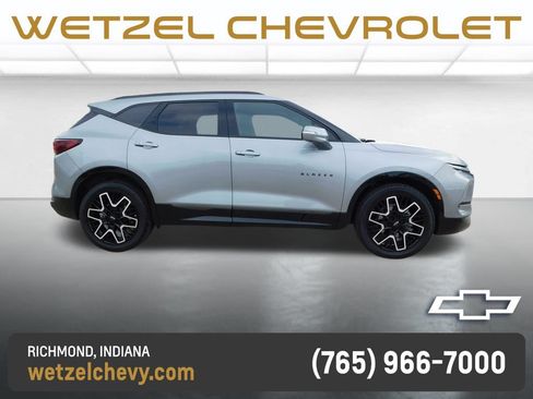 Used 2025 Chevrolet Blazer RS w/ Driver Confidence II Package AWD/4WD image 2