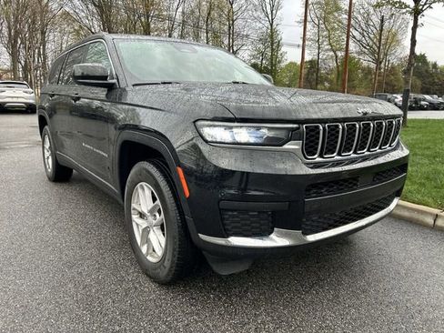 Used 2023 Jeep Grand Cherokee L Laredo w/ Luxury Tech Group I AWD/4WD image 2