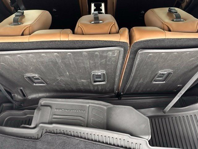 Certified 2025 Nissan Pathfinder Platinum AWD/4WD image 27