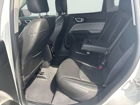 Used 2022 Jeep Compass Limited AWD/4WD image 29