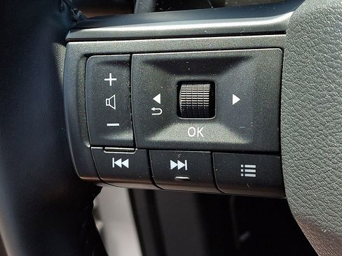 Used 2025 Nissan Rogue SV AWD/4WD image 20