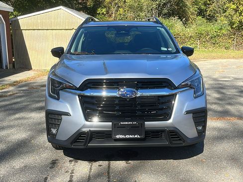 New 2025 Subaru Ascent Limited image 3