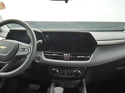 Used 2025 Chevrolet TrailBlazer LT FWD image 20