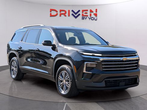 New 2026 Chevrolet Traverse LT w/ Enhanced Driving Package FWD image 7