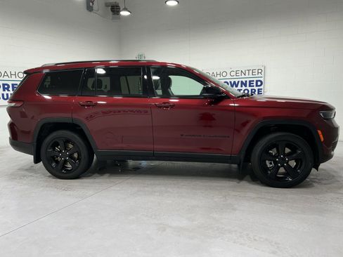 Used 2024 Jeep Grand Cherokee L Altitude AWD/4WD image 9