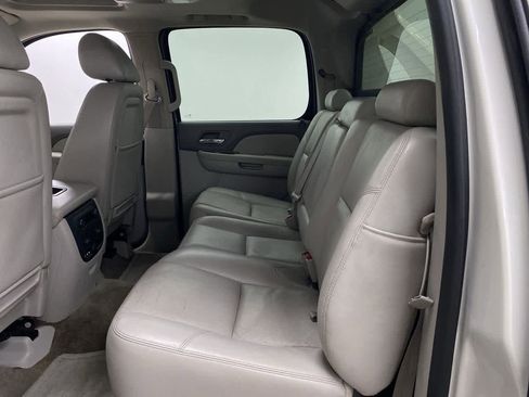 Used 2012 Chevrolet Avalanche LTZ image 17