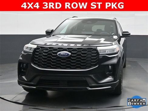 Used 2025 Ford Explorer ST-Line w/ ST-Line Street Pack image 5