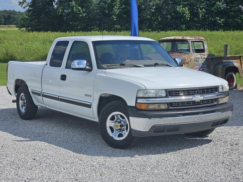 Used 2000 Chevrolet Silverado 1500 LS RWD image 1