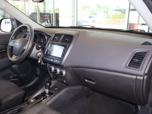 Used 2024 Mitsubishi Outlander Sport AWD image 40