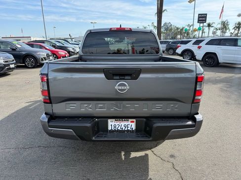 Certified 2025 Nissan Frontier SV image 5