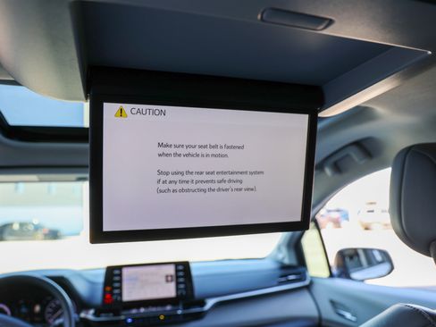 Certified 2023 Toyota Sienna Limited FWD image 46