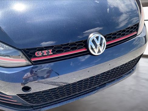 Used 2017 Volkswagen GTI SE FWD image 29