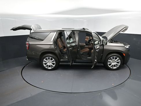 Used 2021 Chevrolet Tahoe High Country w/ Premium Package image 52