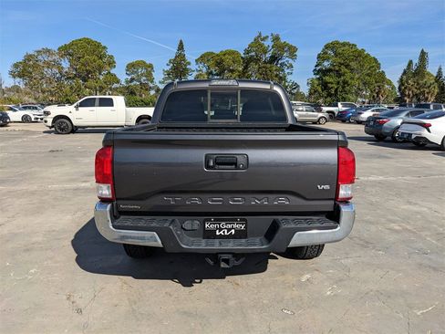 Used 2016 Toyota Tacoma SR5 image 8