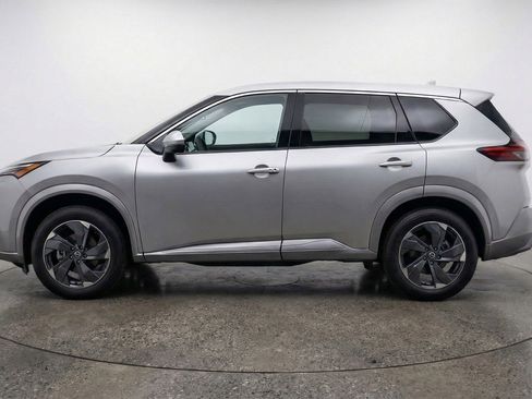 Used 2025 Nissan Rogue SV FWD image 5