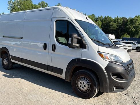 Used 2024 RAM ProMaster 2500 w/ Convenience Group FWD image 5