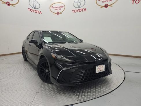 Used 2026 Toyota Camry SE w/ Convenience Package FWD image 1