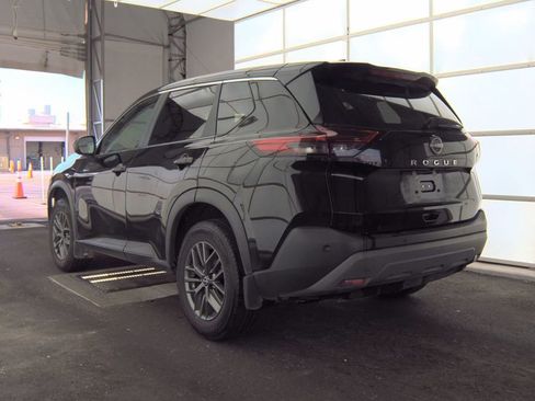 Used 2023 Nissan Rogue S FWD image 9
