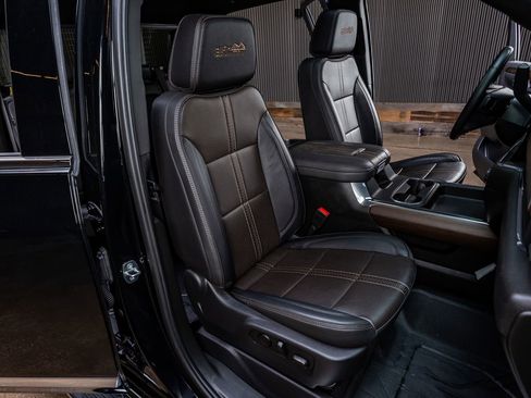 Used 2024 Chevrolet Silverado 3500 High Country w/ High Country Premium Package image 28