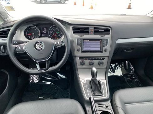 Used 2016 Volkswagen Golf SE FWD image 9