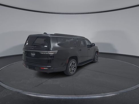 New 2026 Jeep Grand Wagoneer L 4WD image 14