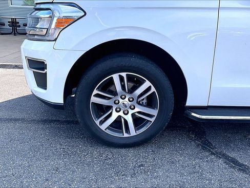 Used 2022 Ford Expedition Max Limited RWD image 4
