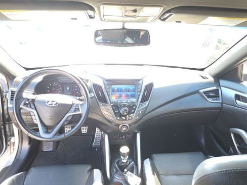 Used 2016 Hyundai Veloster Turbo image 24