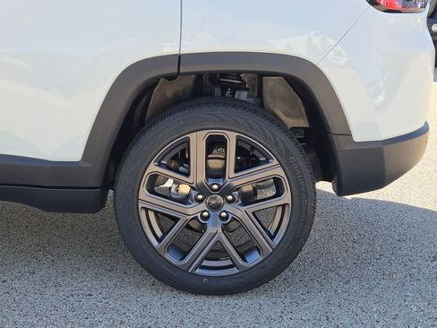 New 2026 Jeep Compass Limited w/ Limited Altitude Pack image 15