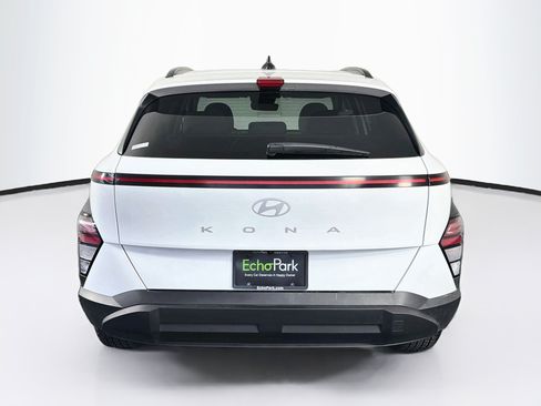 Used 2025 Hyundai Kona SEL FWD image 7